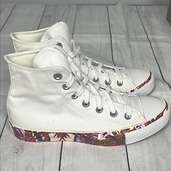 Converse Women’s Chuck Taylor All Star High Top  White/Multicolor Trim Size 7.5 - Picture 1 of 12
